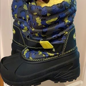 Boys snow boots
